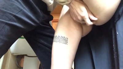 स्कूलको बाथरूममा स्क्वर्ट, एक वास्तविक फ्रोथी चरम उत्तेजित - मेरो शिक्षकले सक्दो गरे